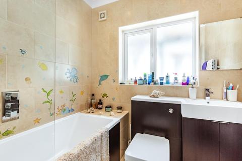 1533 High Road, London, N20 9PP