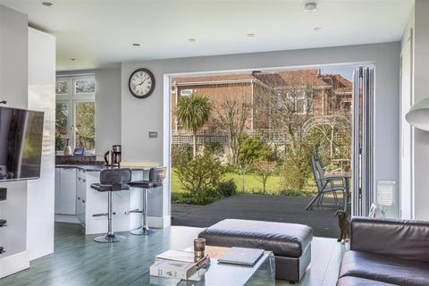 5 Grasmere Road, Bournemouth, BH5 1LS