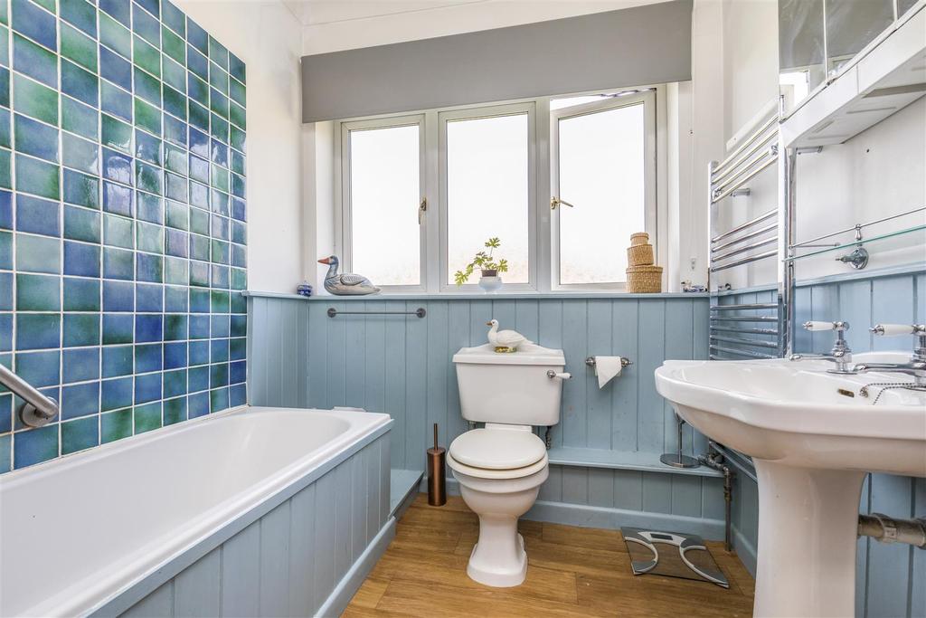 5 Grasmere Rd, BH5 1 LS-Portico Marketing-Saxe Coburg