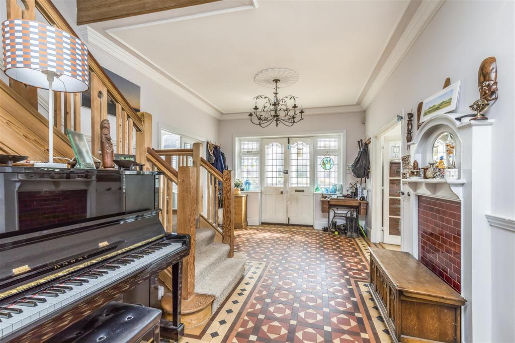 5 Grasmere Rd, BH5 1 LS-Portico Marketing-Saxe Coburg
