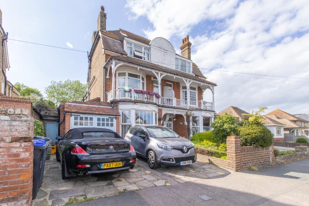 Gladstone Road, Broadstairs 5 bed house £795,000