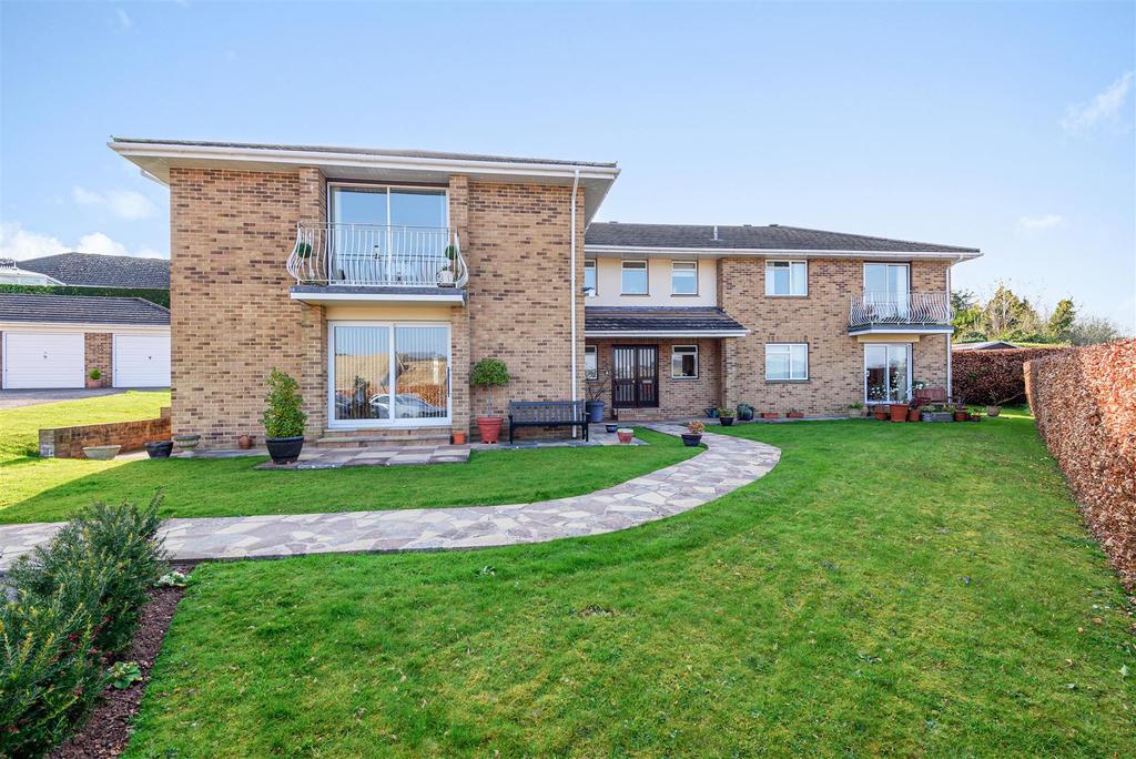 Balfours, Sidmouth 3 bed apartment £300,000