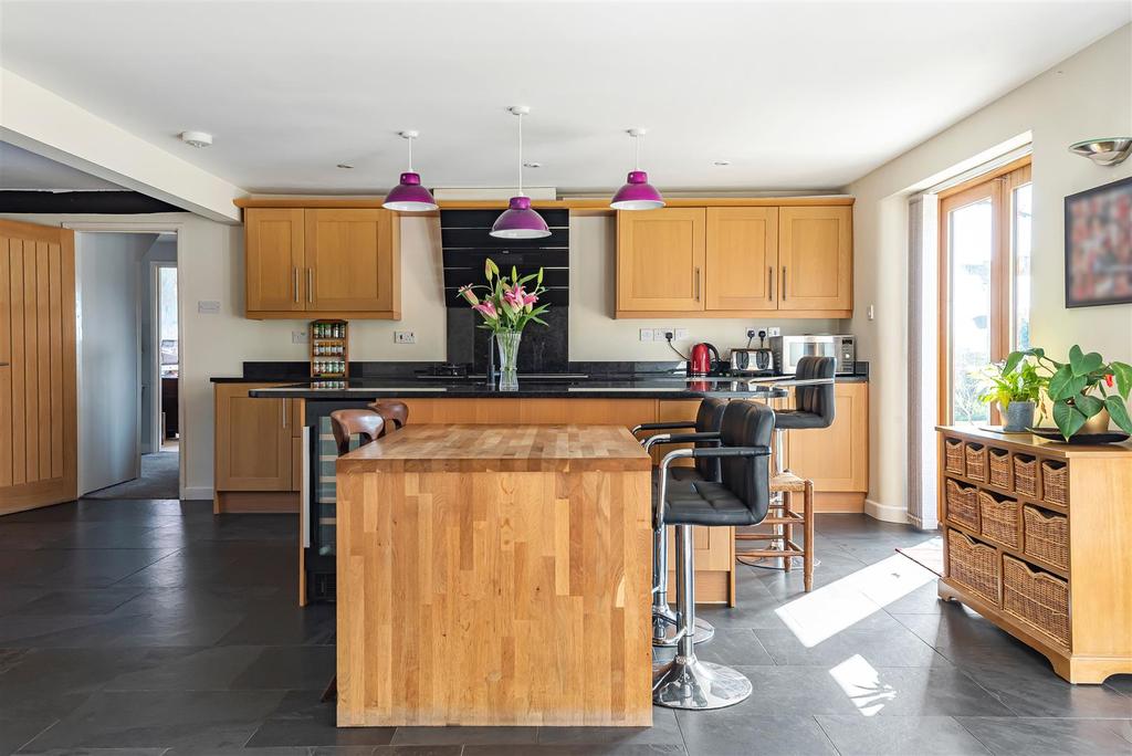 Main House - Kitchen