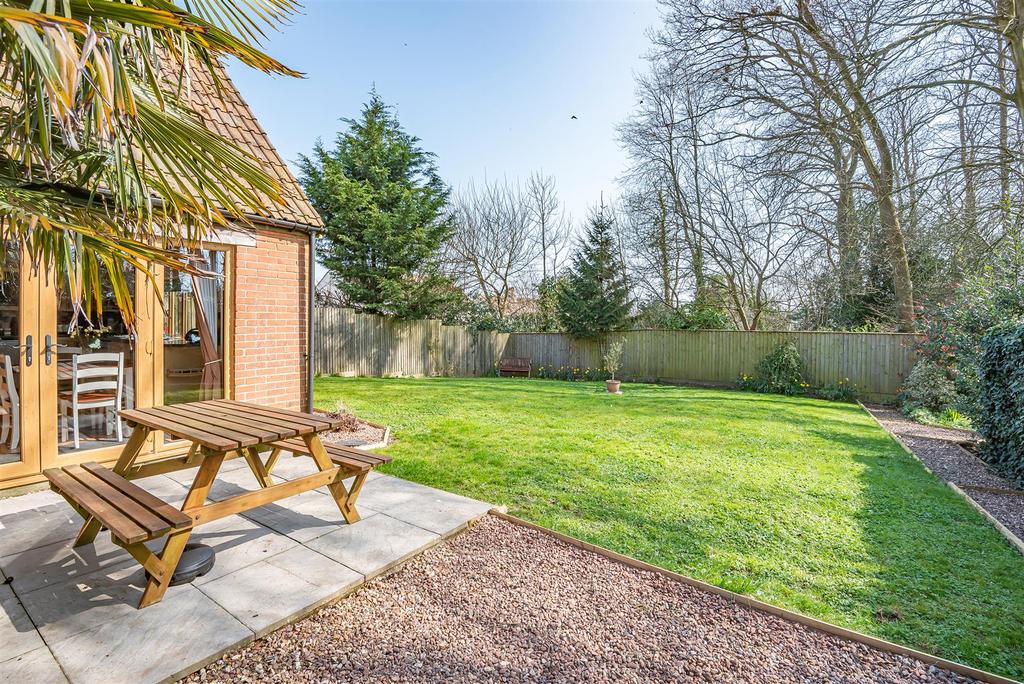 Hazel Lodge - Garden
