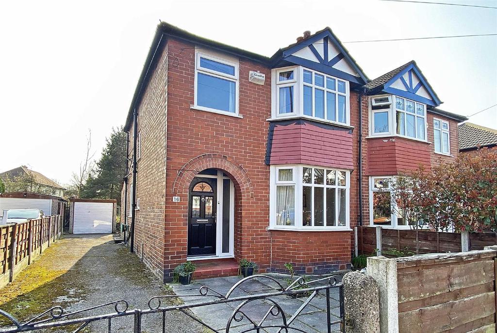Langham Grove, Timperley 3 bed semidetached house £375,000