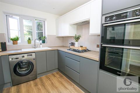 36 Churchfields Road, Long Stratton, Norwich, NR15 2WH