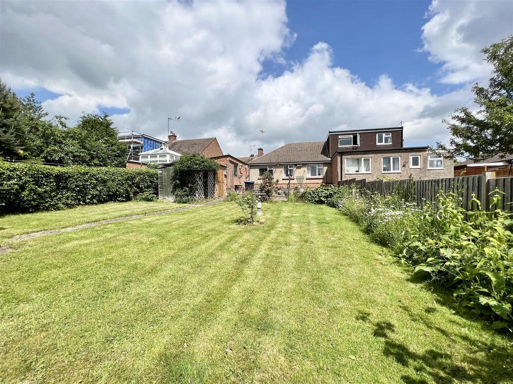 Hammond Way, Market Harborough 2 bed semidetached bungalow £280,000