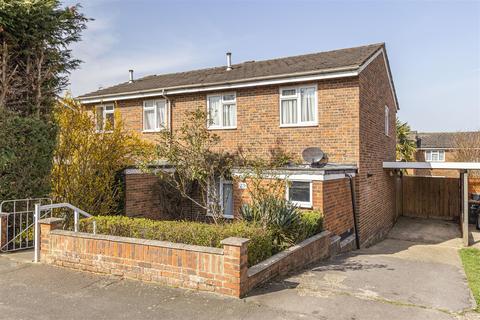 23 Brookhurst Road, Addlestone, KT15 1LP