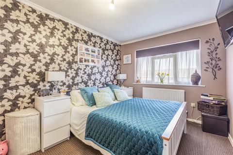 23 Brookhurst Road, Addlestone, KT15 1LP