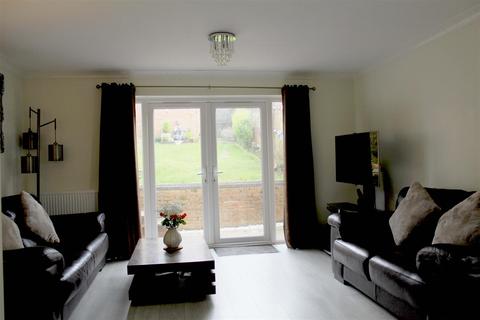 28 Aveling Close, Purley, CR8 4DW
