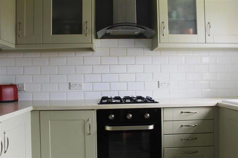28 Aveling Close, Purley, CR8 4DW