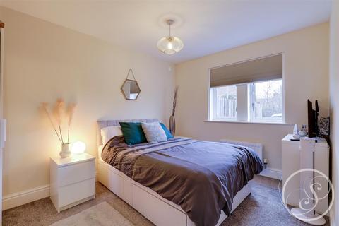 21 Chancel Square, Meanwood, Leeds, LS6 4FG