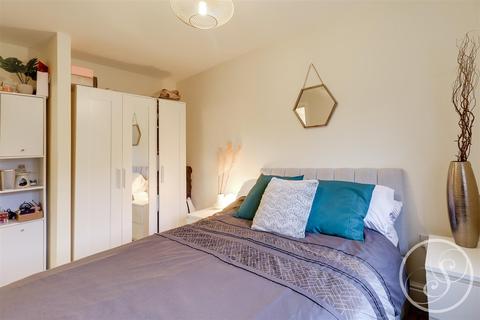 21 Chancel Square, Meanwood, Leeds, LS6 4FG