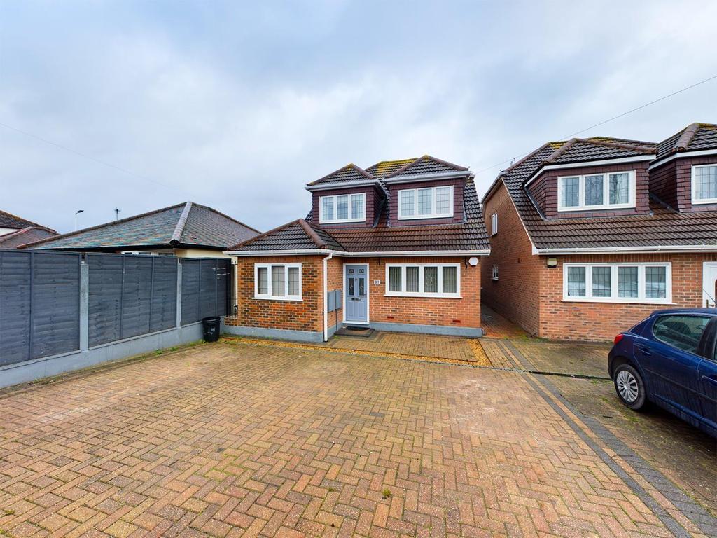 Lambs Lane South, Rainham 4 bed detached house £600,000