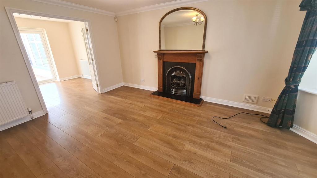 Sandhurst Drive, WILMSLOW 4 bed detached house £2,600 pcm (£600 pw)