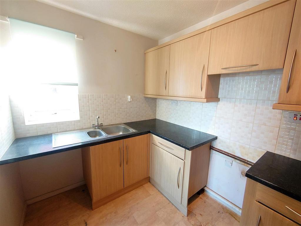 Kitchen a.jpg