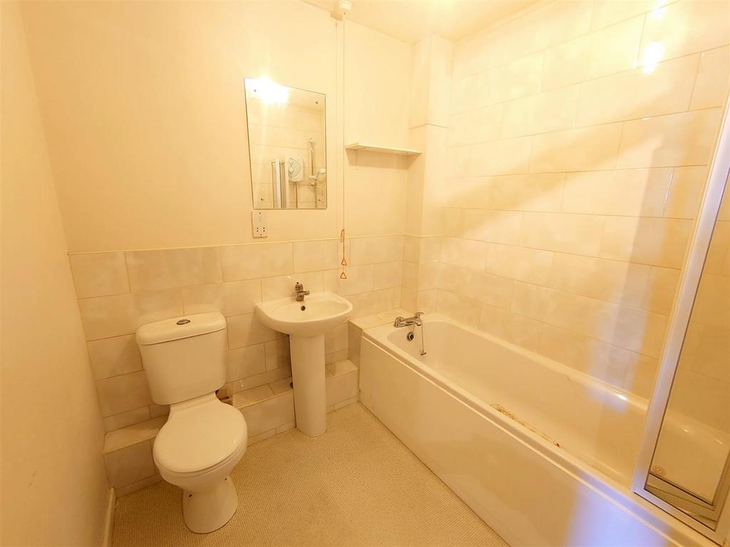 Bathroom.jpg