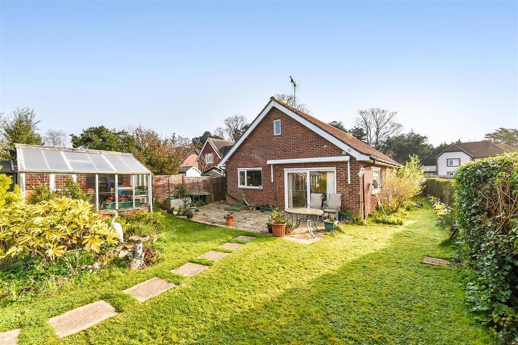 The Street, Boxgrove, Chichester 3 bed detached bungalow for sale £