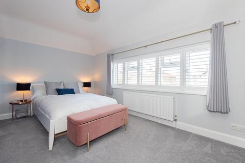 2 Horsley Close, Epsom, KT19 8HB