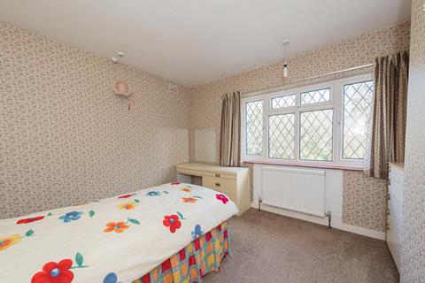 59 The Spinney, Epsom, KT18 5QX