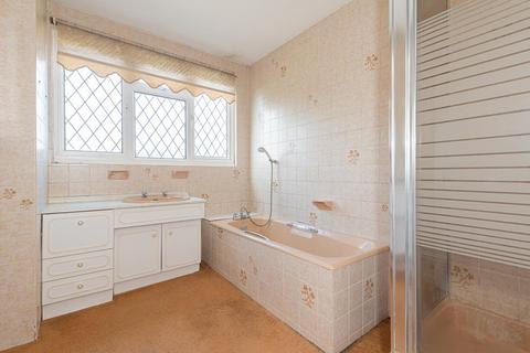 59 The Spinney, Epsom, KT18 5QX