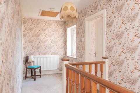 59 The Spinney, Epsom, KT18 5QX