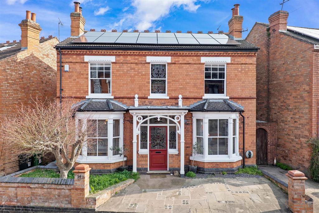 Woolhope Road, Battenhall, Worcester 4 bed detached house £475,000