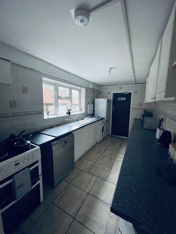 Cecil Street, Walsall 1 bed in a house share £375 pcm (£87 pw)