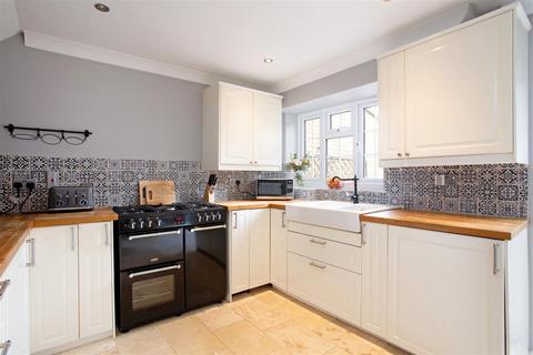 15 Burges Close, Dunstable, LU6 3EU