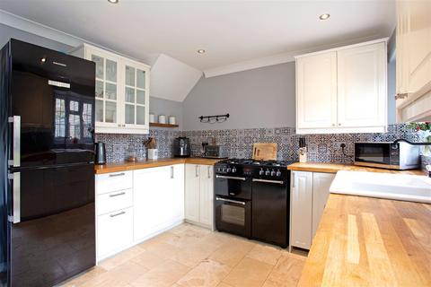 15 Burges Close, Dunstable, LU6 3EU