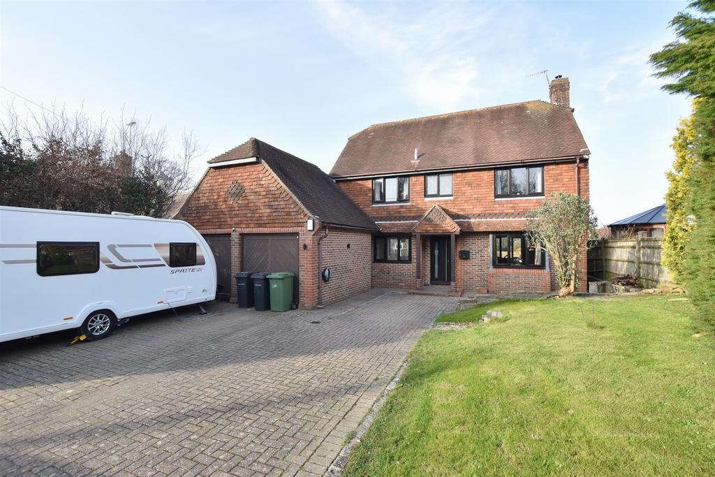 Hastings Road, Battle 4 bed detached house £650,000