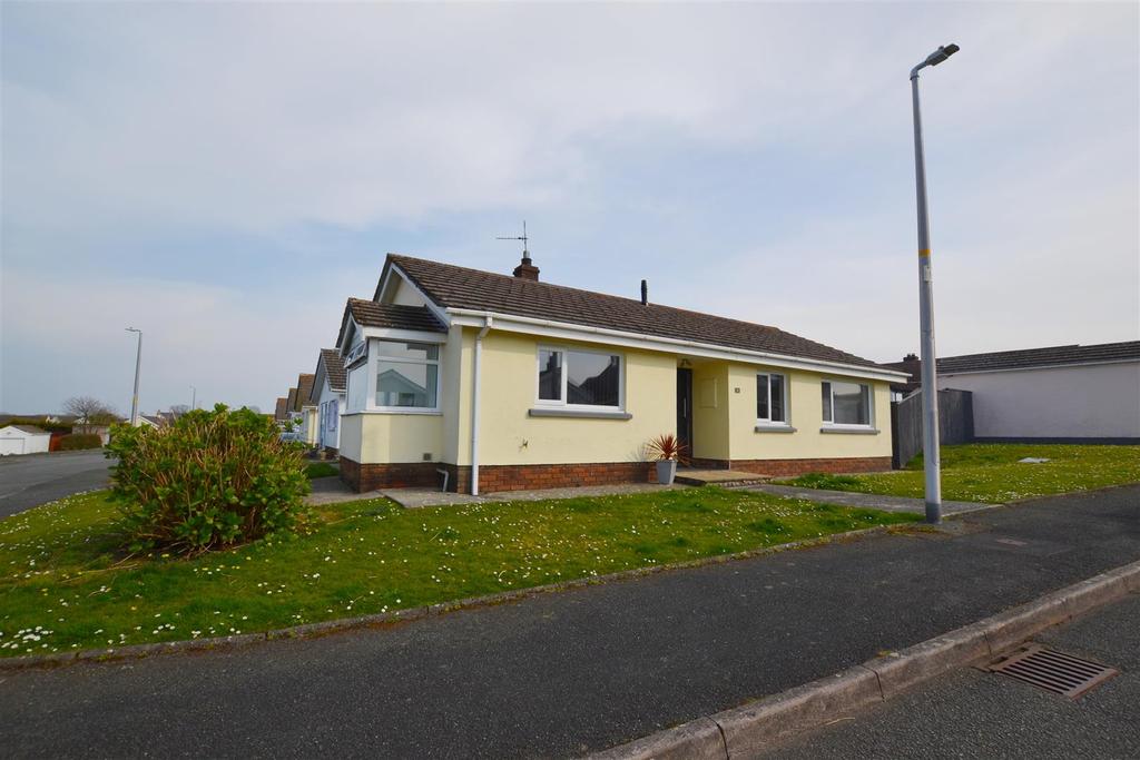 Gainer Way, Jameston, Tenby 3 bed detached bungalow £285,000