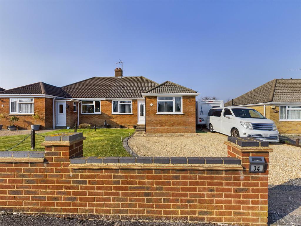 Woodroffe Drive, Basingstoke 3 bed semidetached bungalow £435,000