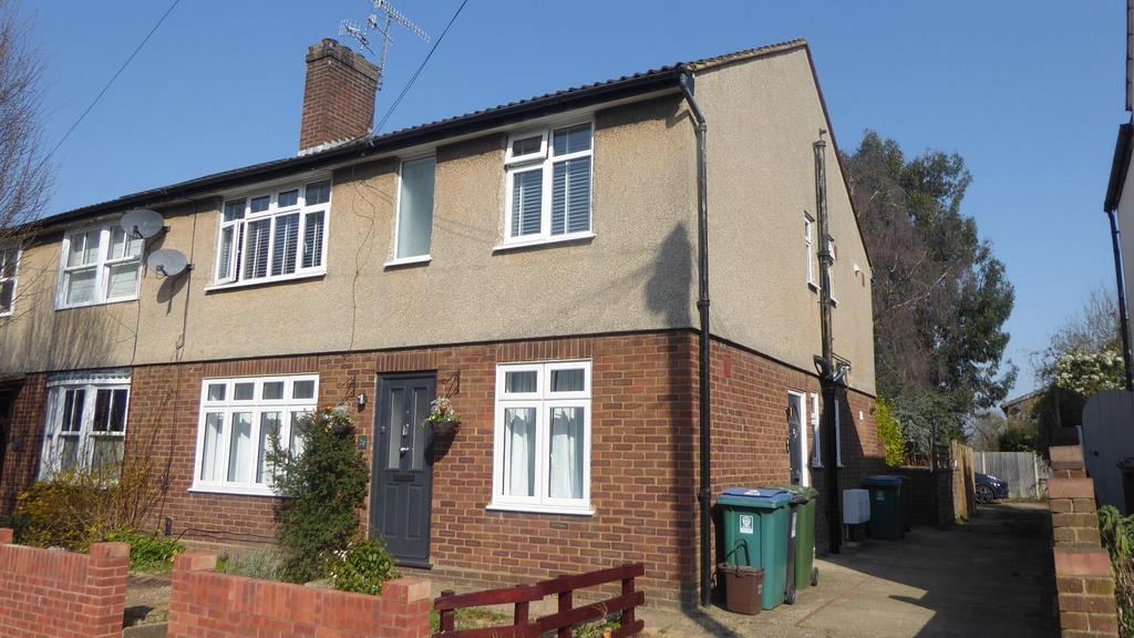 Upper Paddock Road, Watford WD19 2 bed £1,600 pcm (£369 pw)