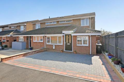 11 Bisley Close, Bicester, OX26 4XF