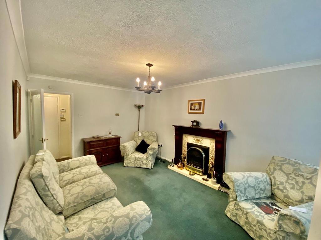 Manor Road, Kingsthorpe Village... 2 bed bungalow £250,000