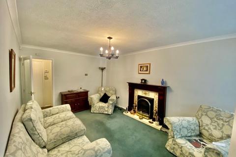 19 Manor Road, Northampton, NN2 6QJ