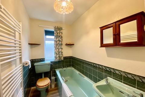 19 Manor Road, Northampton, NN2 6QJ