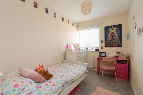 Flat 12, Windsor Court York Close, Horsham, RH13 5PH