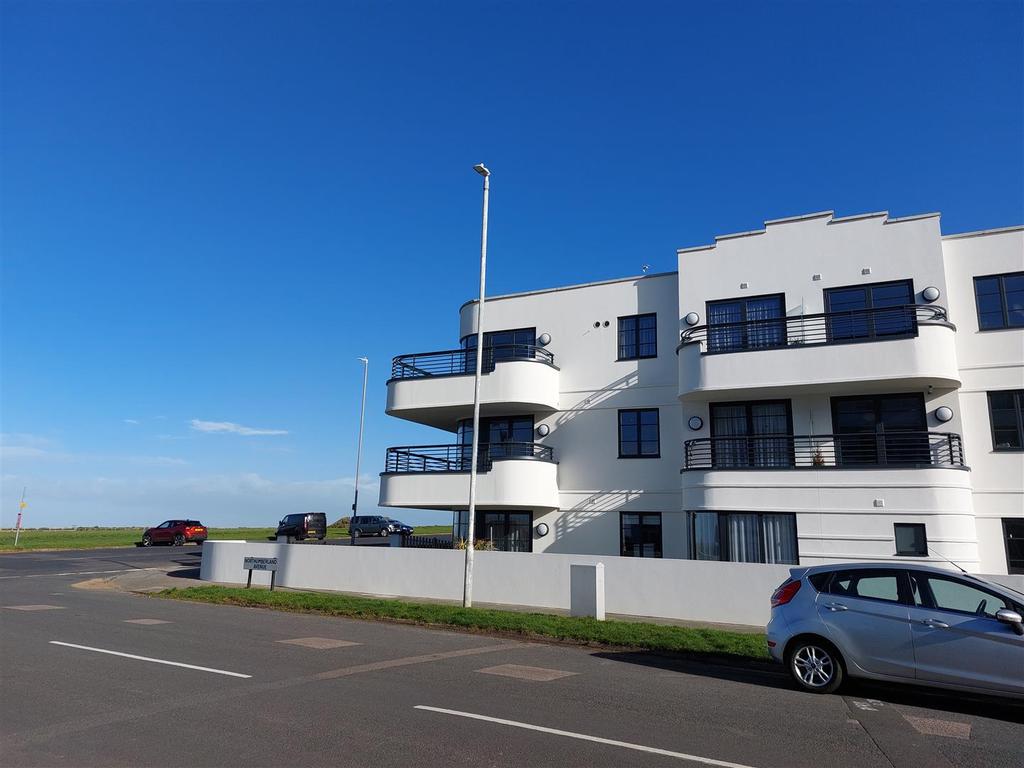Palm Bay Avenue, Margate 2 bed flat £1,800 pcm (£415 pw)