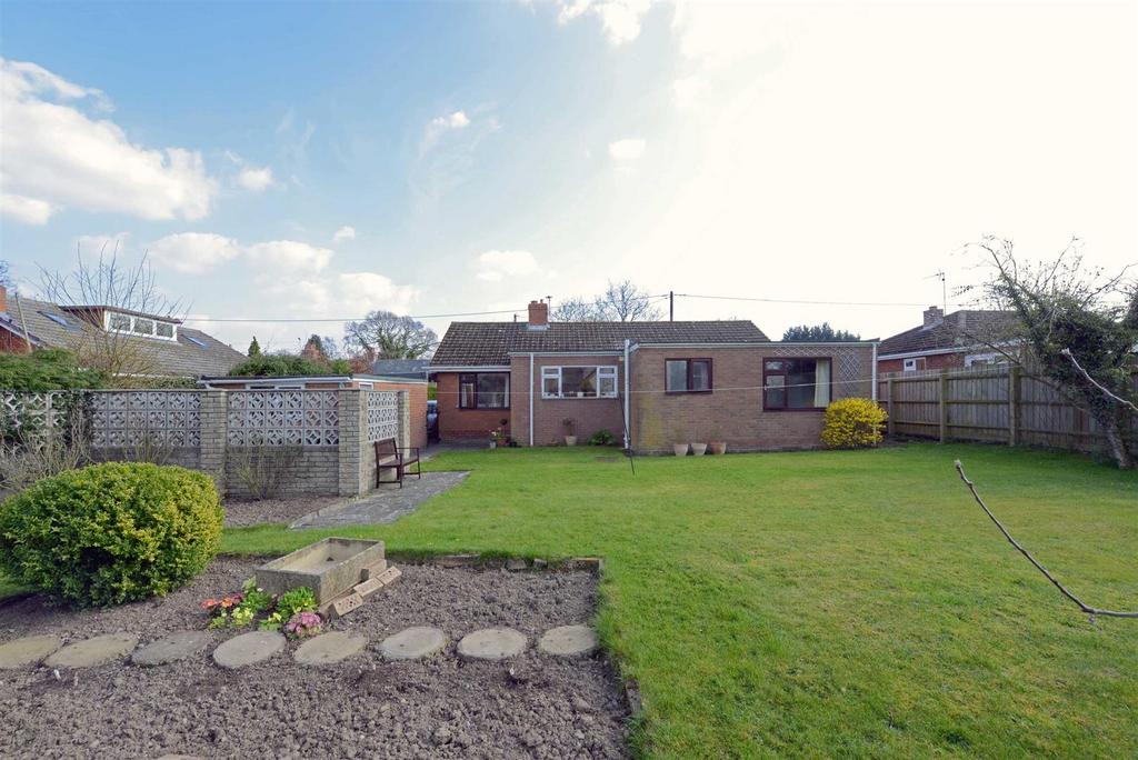 Walford Heath, Baschurch, Shrewsbury 3 bed detached bungalow £290,000