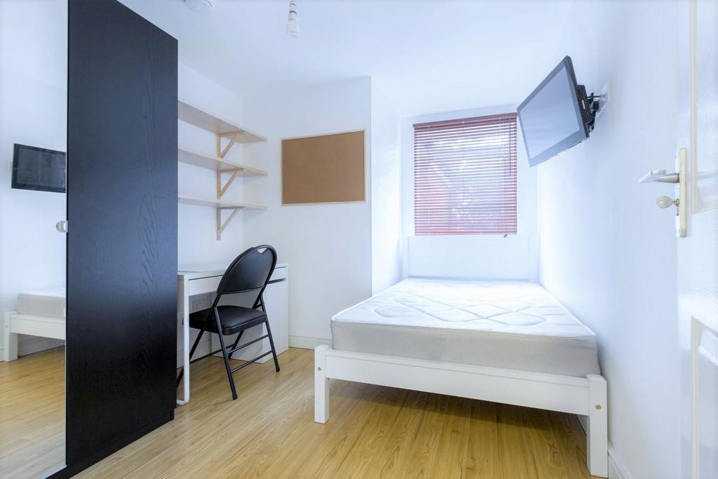 228 Dawlish rd1.jpg