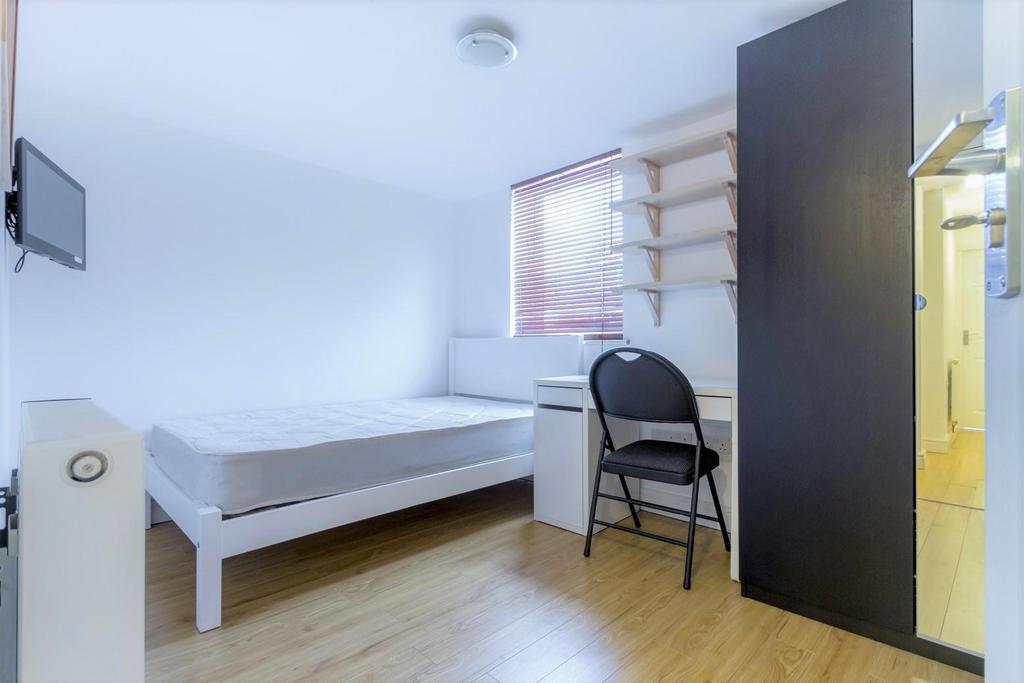 228 Dawlish rd2.jpg