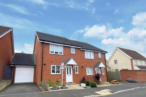 42 Charlesby Drive, Watchfield, Swindon, SN6 8RT