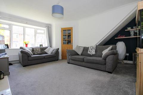 84 Aire Grove, Yeadon, Leeds, LS19 7TY