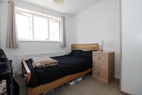 84 Aire Grove, Yeadon, Leeds, LS19 7TY
