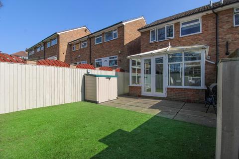 84 Aire Grove, Yeadon, Leeds, LS19 7TY