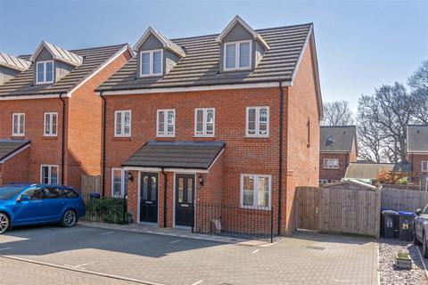 3 bedroom semi-detached house for sale - Daffodil Road, Worthing