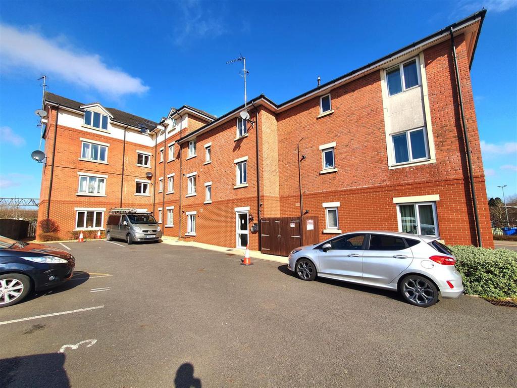 Eaton Court, Trent Road, Nuneaton 2 bed apartment £125,000