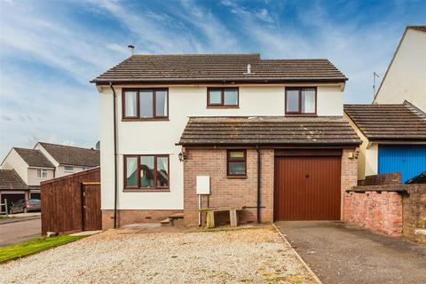 1 Fernworthy Close, Copplestone, Crediton, EX17 5LZ